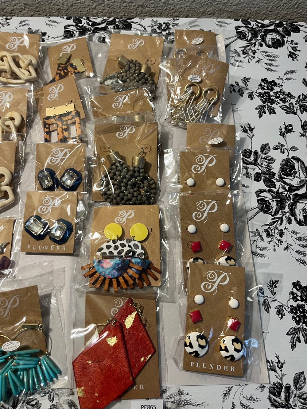 Plunder Earring Bundle - 36 pairs. - Picture 5 of 5